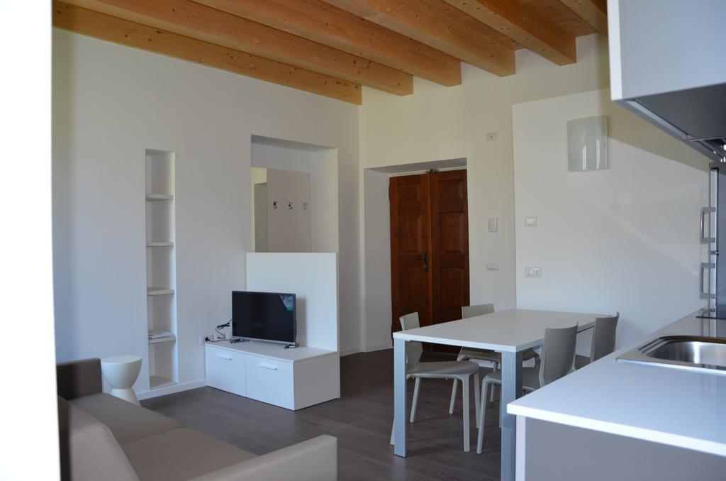Palazzo Oltre Apartment Arco Bilik gambar