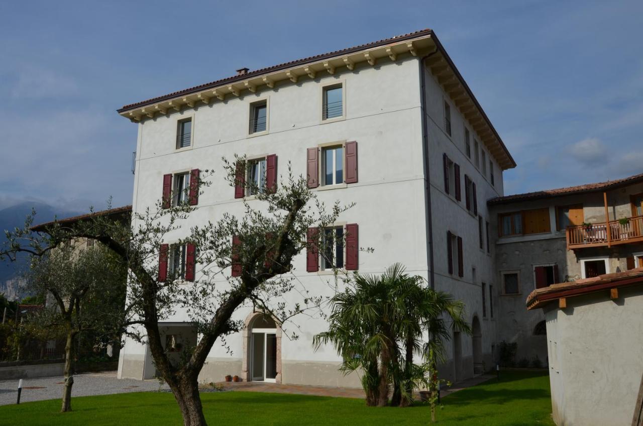 Palazzo Oltre Apartment Arco Luaran gambar